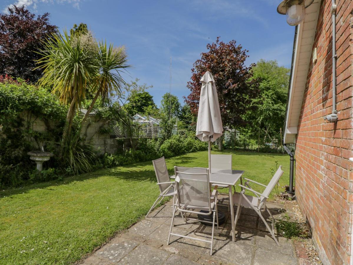 Parkfield Cottage Sturminster Marshall Exterior photo