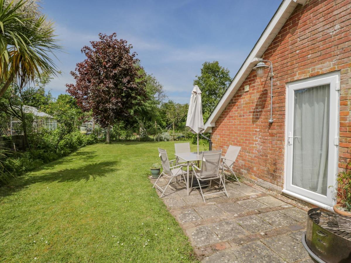 Parkfield Cottage Sturminster Marshall Exterior photo